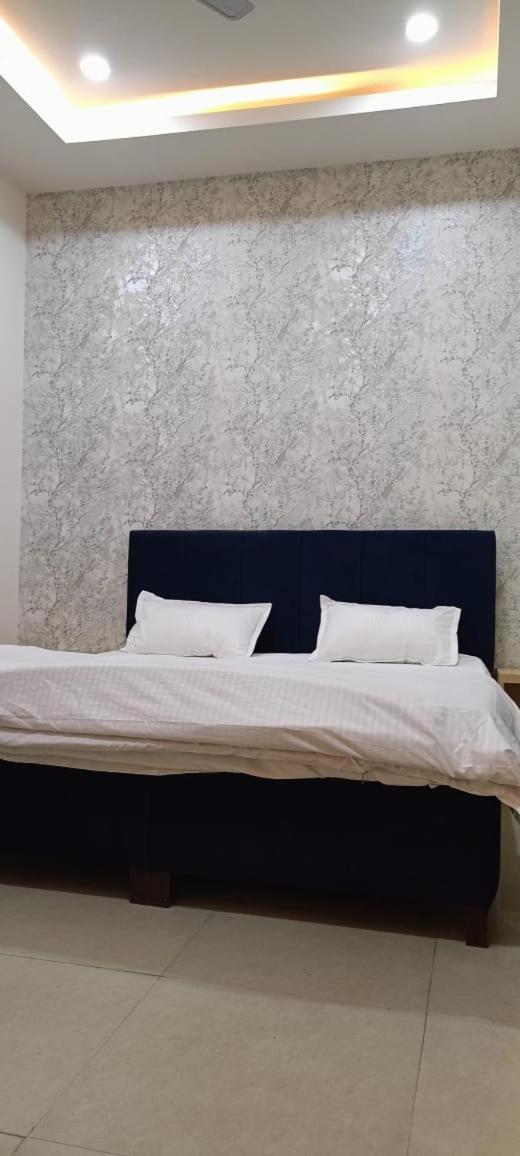 Hotel Saffron ميروت المظهر الخارجي الصورة
